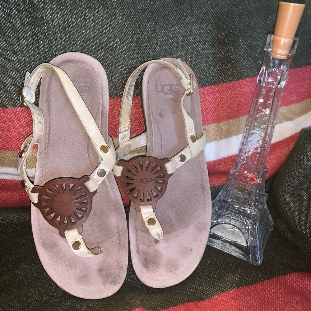 UGG SANDALS SIZE 6 - Picture 7 of 8